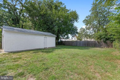 41 Roosevelt St, Paulsboro, NJ 08066 - photo 6