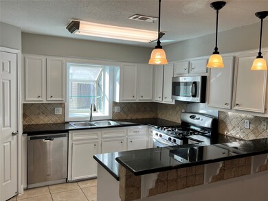 9523 Garden Bridge St, Houston, TX 77075 - photo 7