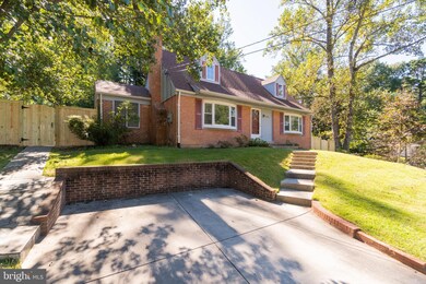 8209 Springfield Village Dr, Springfield, VA 22152 - photo 3