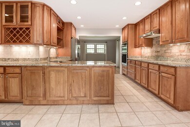 2360 Paddock Ln, Reston, VA 20191 - photo 6