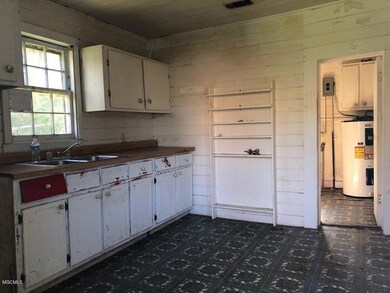 211 S Steele Ave, Picayune, MS 39466 - photo 3