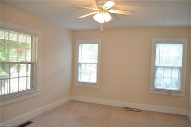 902 E Broad St, Statesville, NC 28677 - photo 6