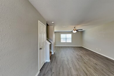 16738 N Rail Dr, Conroe, TX 77385 - photo 2