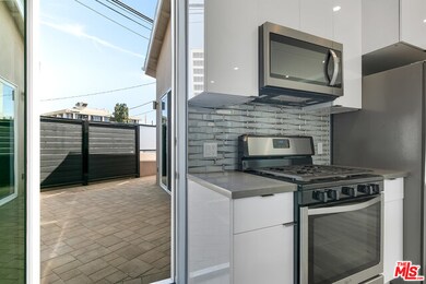 21037 Costanso St, Los Angeles, CA 91364 - photo 5