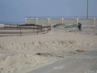 Pick up the bike path only 1-mile away at El Segun