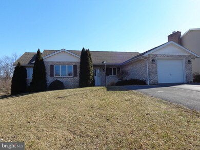 2722 Fillmore Dr, Chambersburg, PA 17201 - photo 2