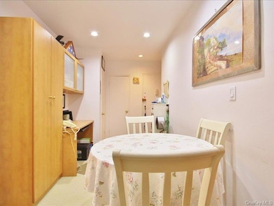 10 Bryant Crescent unit 2L, White Plains, NY 10605 - photo 5