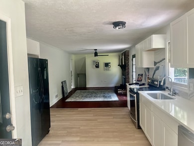 7569 Lowilla Ln, Lithonia, GA 30058 - photo 3