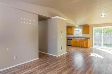 1512 SW 34th St, Redmond, OR 97756 - photo 2