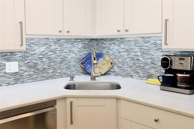 Yorkshire House unit 811, Saint Petersburg, FL 33715 - photo 6