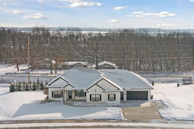 9243 Feather Ridge Pass, Cedar Rapids, IA 52411 - photo 2