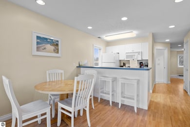 1995 Us-31 N unit 220, East Bay Township, MI 49686 - photo 6