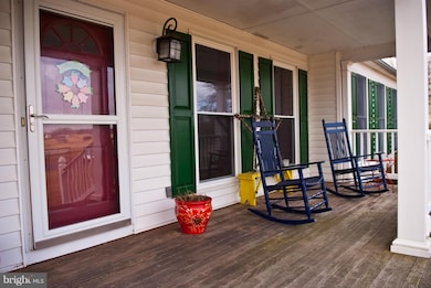 1093 Montclare Dr, Sykesville, MD 21784 - photo 2