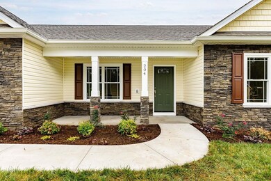 204 Lindburgh Dr, Waynesboro, VA 22980 - photo 5