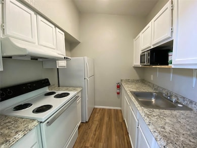 Super clean kitchen with brand new countertops and