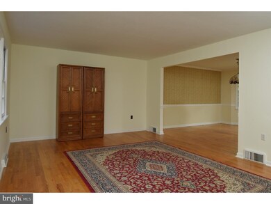 13 Springwood Dr, Princeton Junction, NJ 08550 - photo 4