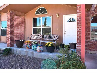 14508 Las Aguilas Dr, Horizon City, TX 79928 - photo 2