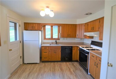 Kitchen Photo #1