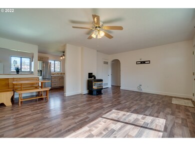 705 E 9th St, Newberg, OR 97132 - photo 6