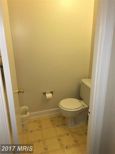 9300 Jarrett Ct, Montgomery Village, MD 20886 - photo 6