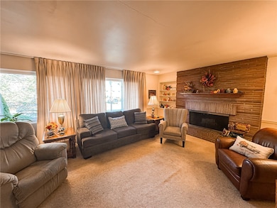 1414 Lincoln Way unit 1, White Oak, PA 15131 - photo 6