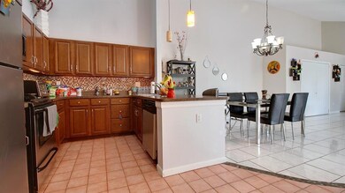 1104 Summit (23)