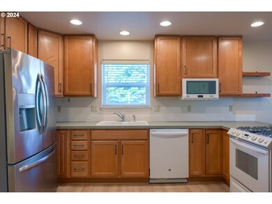 21332 Sayre Dr NE, Aurora, OR 97002 - photo 5