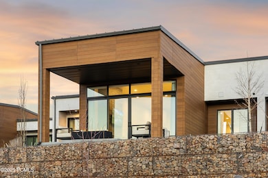 2_Exterior_high_4294347