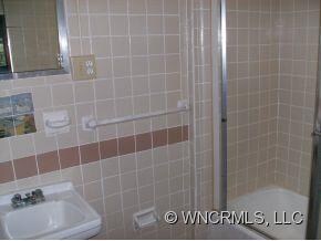 2408 Bakers Creek Rd, Burnsville, NC 28714 - photo 4