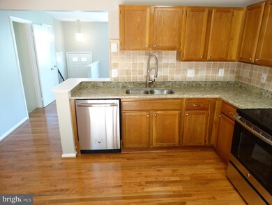 1990 Winslow Ct, Woodbridge, VA 22191 - photo 3