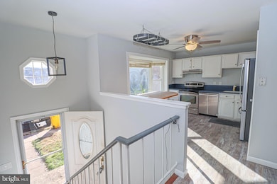 2469 Vineyard Ln, Crofton, MD 21114 - photo 2