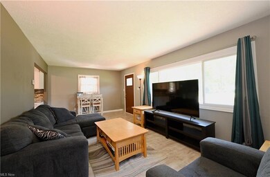 7582 Inland Dr, Olmsted Falls, OH 44138 - photo 3