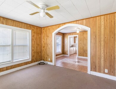 1813 Cottonwood Ave, Bay City, TX 77414 - photo 4