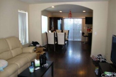 Living & dining room 0