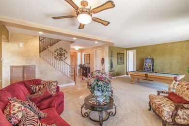 3) FORMAL LIVING