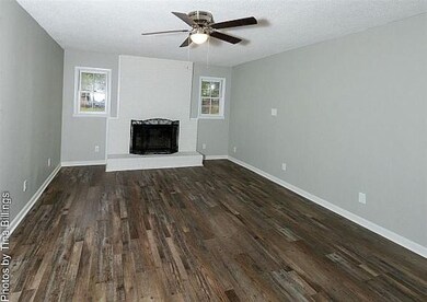 315 Gawin Dr, Warner Robins, GA 31093 - photo 4