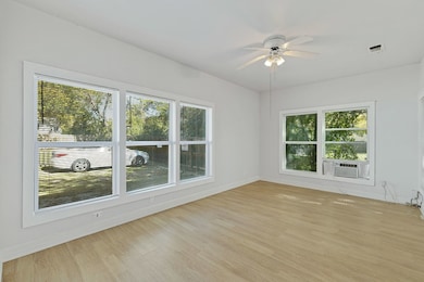 608 W Hickory St unit B, Denton, TX 76201 - photo 4