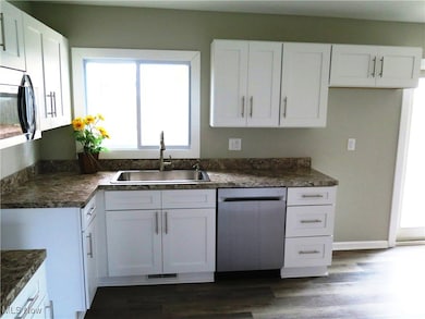 2306 Lincoln Dr, Lorain, OH 44052 - photo 5