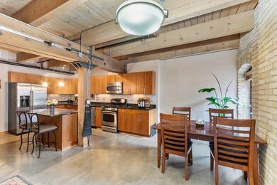 05_404WashingtonAveN_501_92_KitchenDiningRoom_LowR