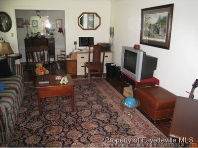 435 Northview Dr, Fayetteville, NC 28303 - photo 7