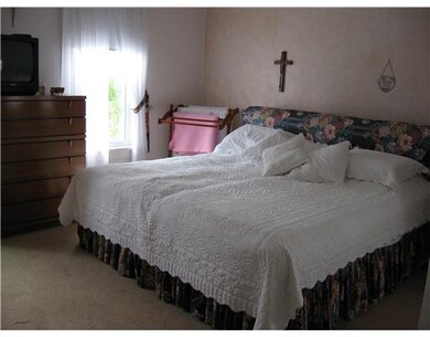 Master Bedroom. Master 13x14 bedroom