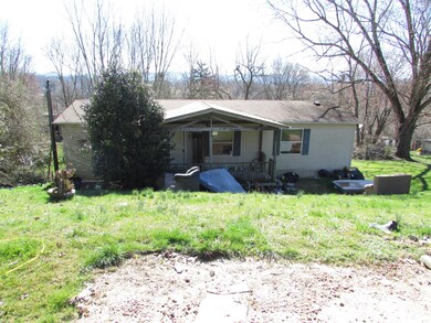 124 Hillside Dr, Johnson City, TN 37601 - photo 4