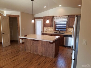 1236 NE Shane Ln, Bend, OR 97701 - photo 4