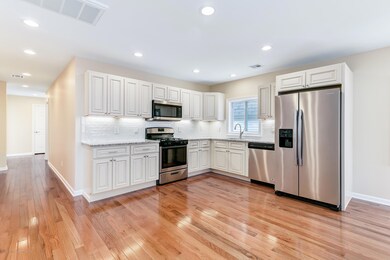 32 Ocean kitchen 1