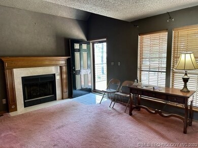 vault living with fireplace