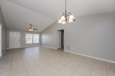 005-photo-dining-room-9026165