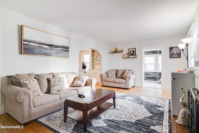 20220315-01-31EastonAve-Pittsfield-MA-01