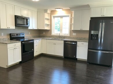 8 Spring St, Rochester, NH 03868 - photo 5