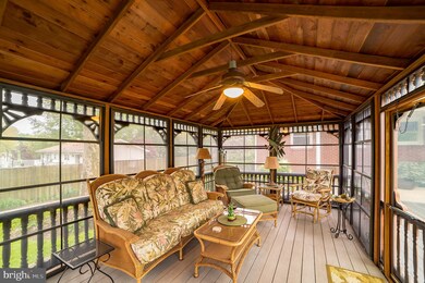 5913 Oakland Rd, Sykesville, MD 21784 - photo 4