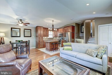 4117 Maple St, Fairfax, VA 22030 - photo 4